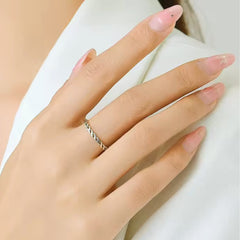 Silver twisted rope ring for women