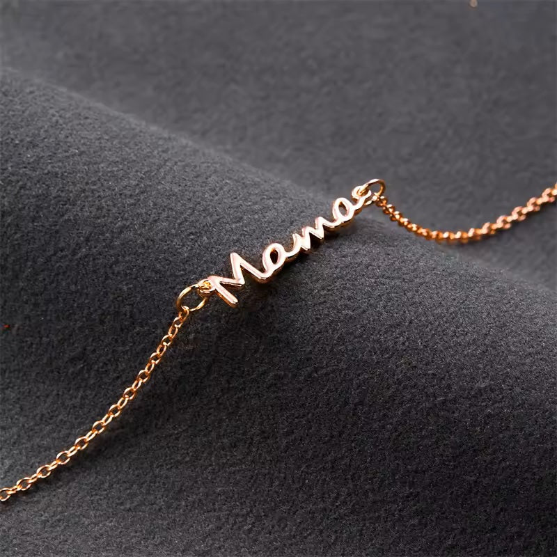 Adjustable mama bracelet with small pendant – thoughtful mum gift UK